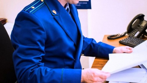 Прокуратура Нововаршавского района Омской области направила в суд уголовное дело в отношении местной жительницы, оставившей в опасности свою престарелую мать